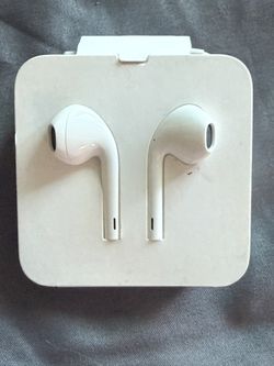 Apple Wired EarPods With Lightning Connector
