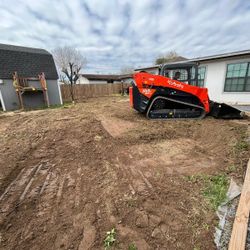 Se Asen Trabajos Se Limpieza De Terrenos Y Sacando Árboles Secos Y Emparejando Terrenos 