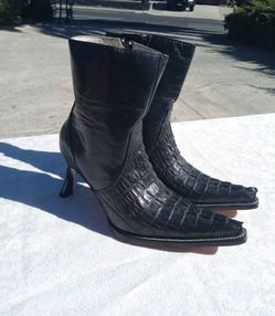 WOMEN'S SIZE 6.5 BLACK LEATHER BOOTS