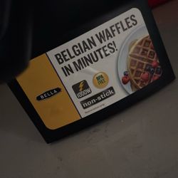 Belgian waffle maker