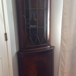 Free !!!Corner Kitchen Curio and matching tale