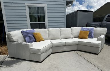 Large Beige Couch - Can Deliver 🛻