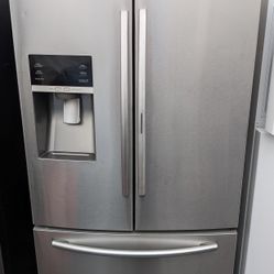 Samsung French Door Refrigerator/3 Months Of Warranty And Free Local Delivery 