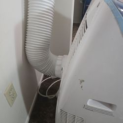 Used AC Portable Like New / AC Portable Usado Como Nuevo