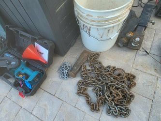 Tow balls, chain, and towing light
