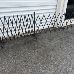 Metal Portable Pet Kid Barrier Fence Adjustable Expandable Safety Gate on Wheels! Good condition! 41” tall  Expands 23-103”