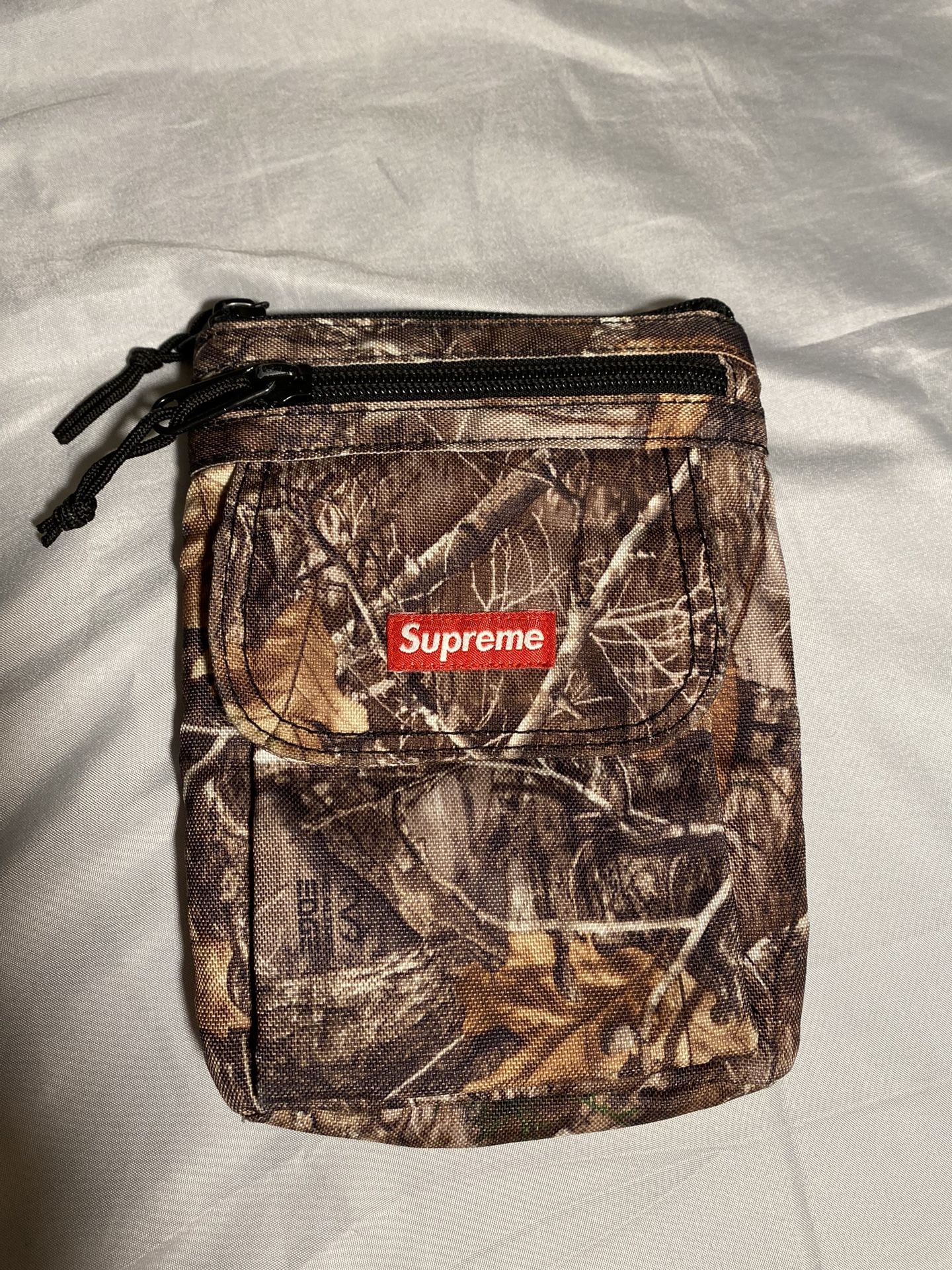 Supreme ‘realtree’ shoulder bag x Cordura