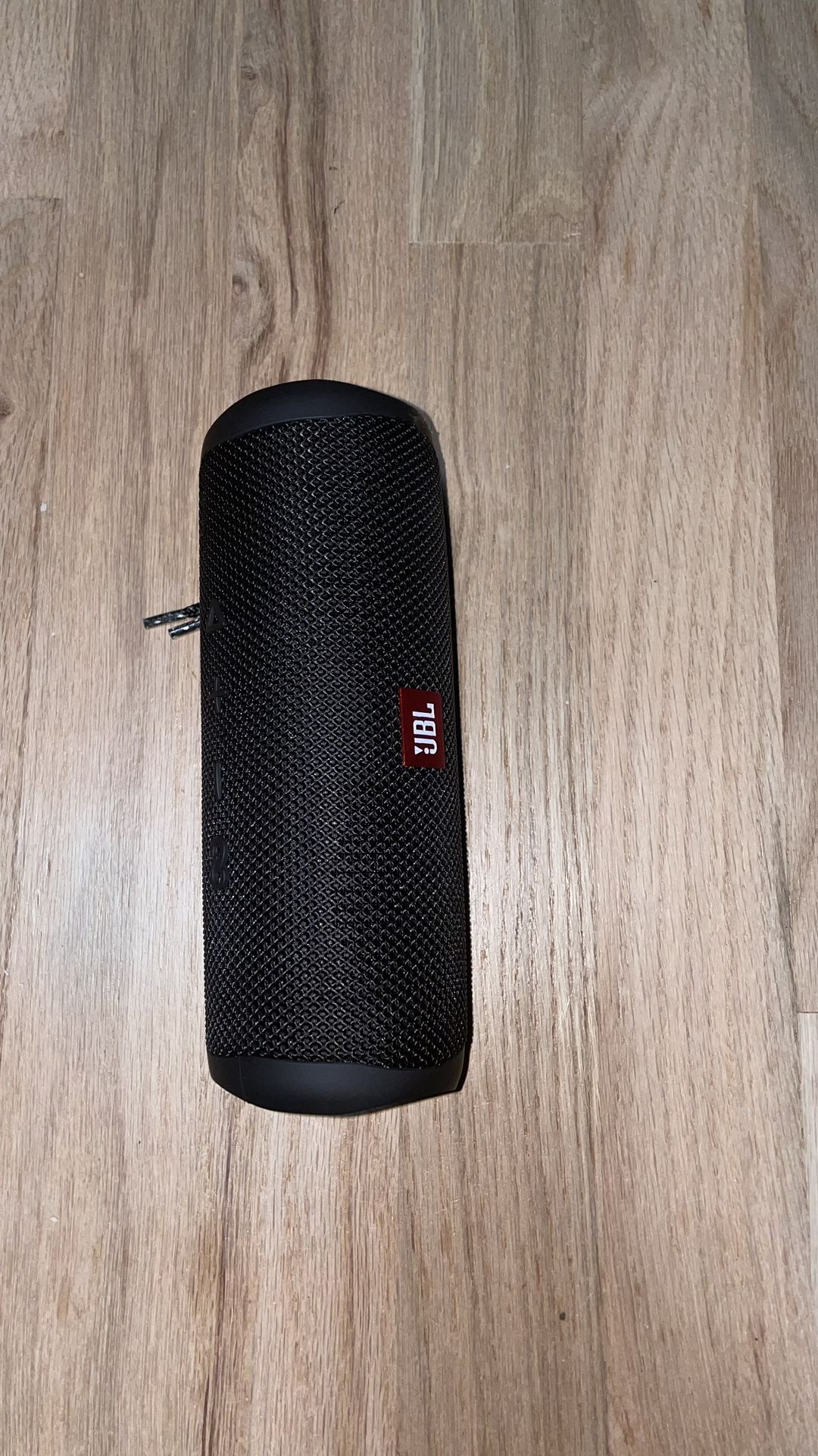 JBL Flip 5 good Condition Used