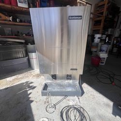 Scotsman touch free + ice maker and water dispenser