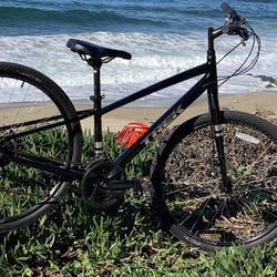 Trek Verve 1. 21 Speed Small size Lightweight Aluminum Frame With Disc Brakes 