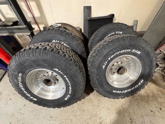 35x12.5” KO2 w/ 16.5” 8x6.5 Wheels