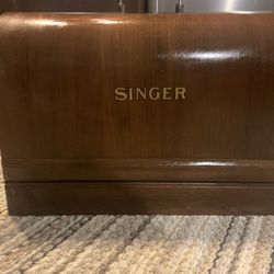 Vintage Singer Sewing Machine with Bentwood Case