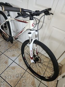 Cannondale mountain bike disc brakes very nice