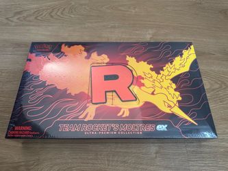 Team Rocket’s Moltres ex Ultra-Premium Collection