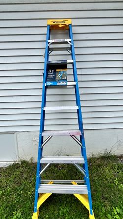 Werner 8 ft Fiberglass Step Ladder 250 lb