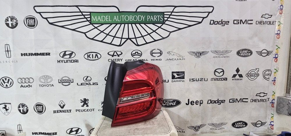 2015-2017 MERCEDES GLA250 CLASS LED TAIL LIGHT OEM- RIGHT PASSENGER SIDE