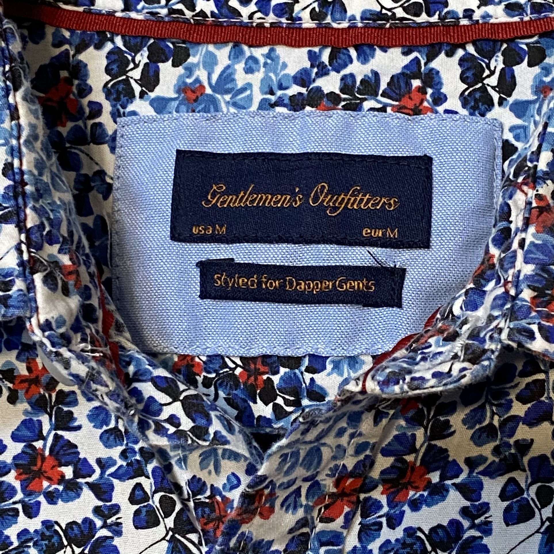 Gentleman’s Outfitters Red/White/Blue Floral Button Down Shirt Size M