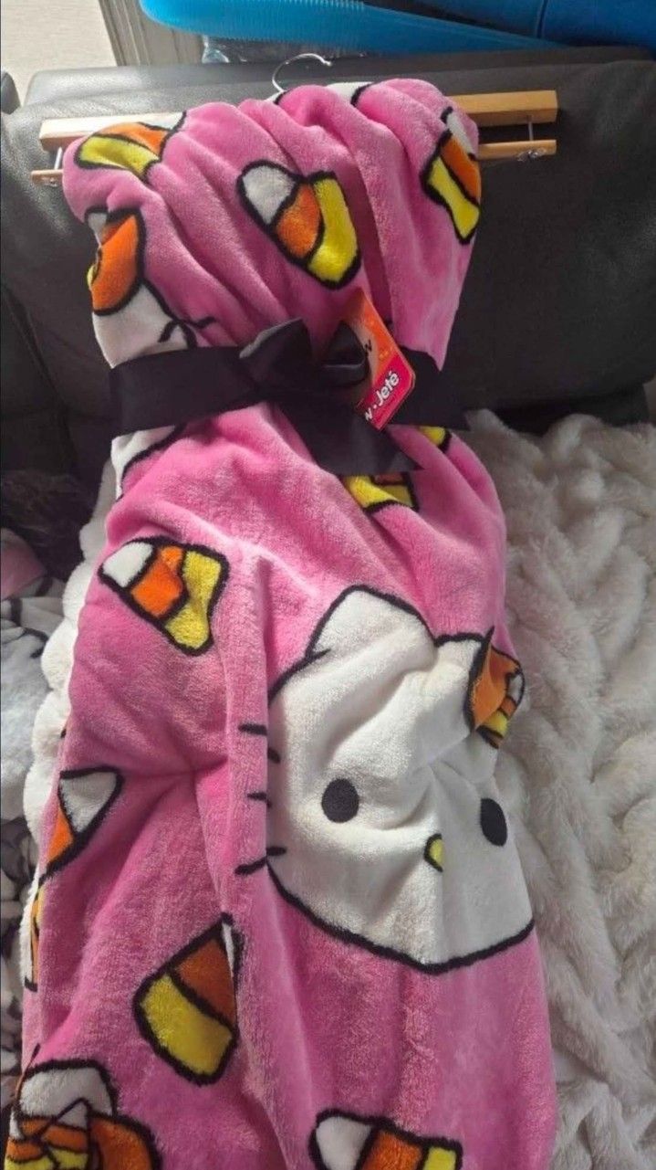 Hello Kitty Blanket