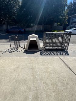 XL dog house/ kettle with barrier $100