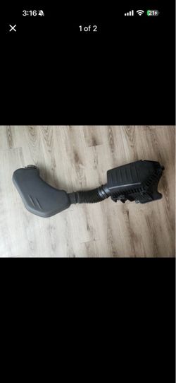 Chrysler 300 OEM Air intake box