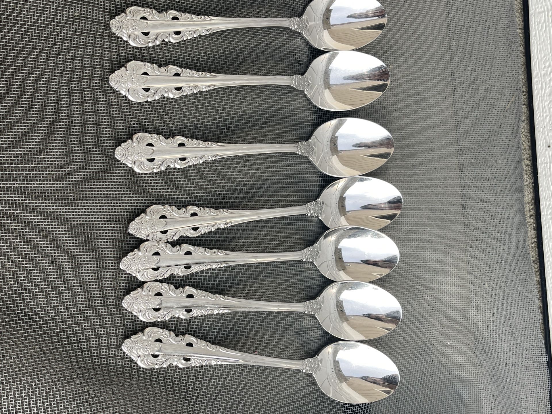 Wallace Stainless Antique Baroque Made in INDONESIA Lot 7 Teaspoons