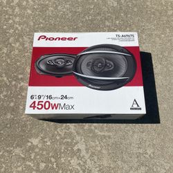 Pioneer 6x9 450W speakers. 