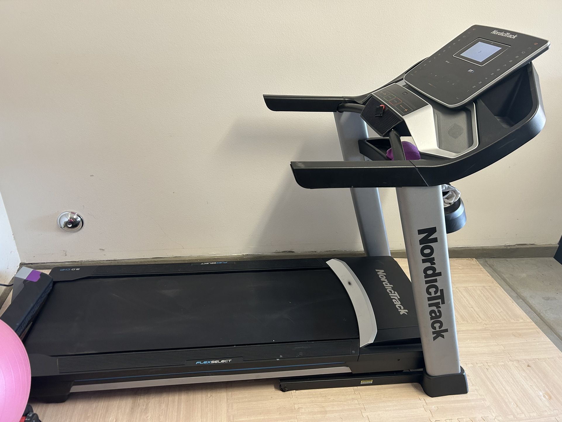Nordicktrack EXP 10i Treadmill - iFit Training Wifi