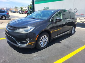2018 Chrysler pacifica runs great finance with $2500 down. No credit check.