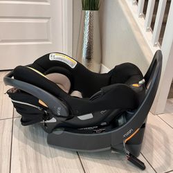 Chicco Keyfit 35 Infant Car Seat w/ 2 Bases