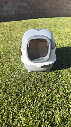 Cat litter box