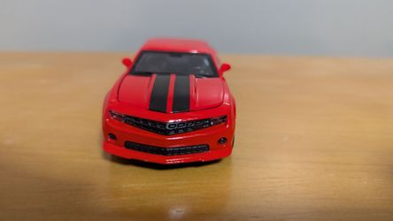 1:32 Scale Diecast Chevrolet Camaro in Red