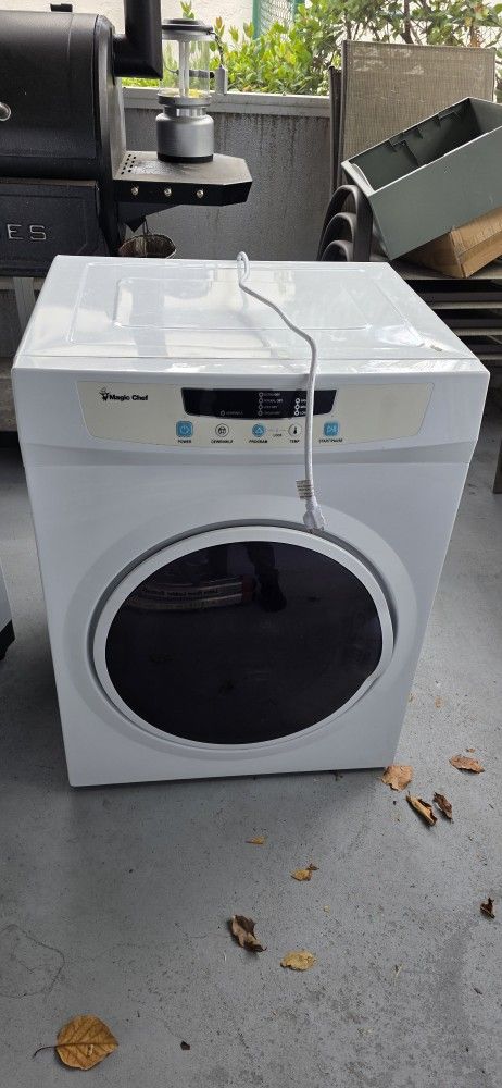 Magic Chef
Compact 3.5 cu. ft. Electric Dryer in White