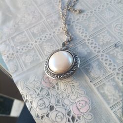 Mother Of Pearl Pendant And Chain