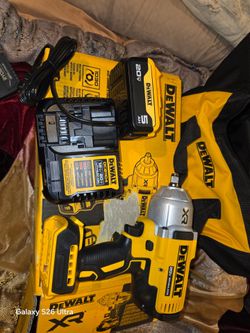 DeWalt 20V XR Brushless Impact Wrench Kit