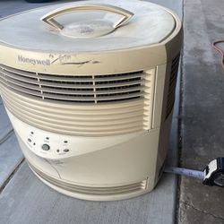Honeywell HEPA filter.
