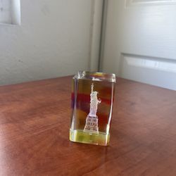 Paperweight Laser, Multiple Colors Cube Of New York, Statue Of Liberty