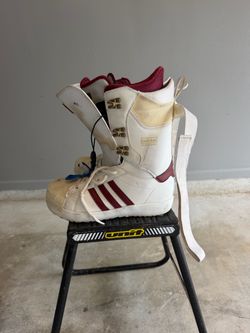 Adidas Superstar Snowboarding Boots – Men’s Size 10 – White/Burgundy