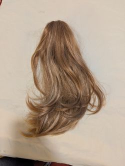 HAIR PIECES/PONY TAILS
