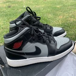 Jordan 1 Mid Shadow