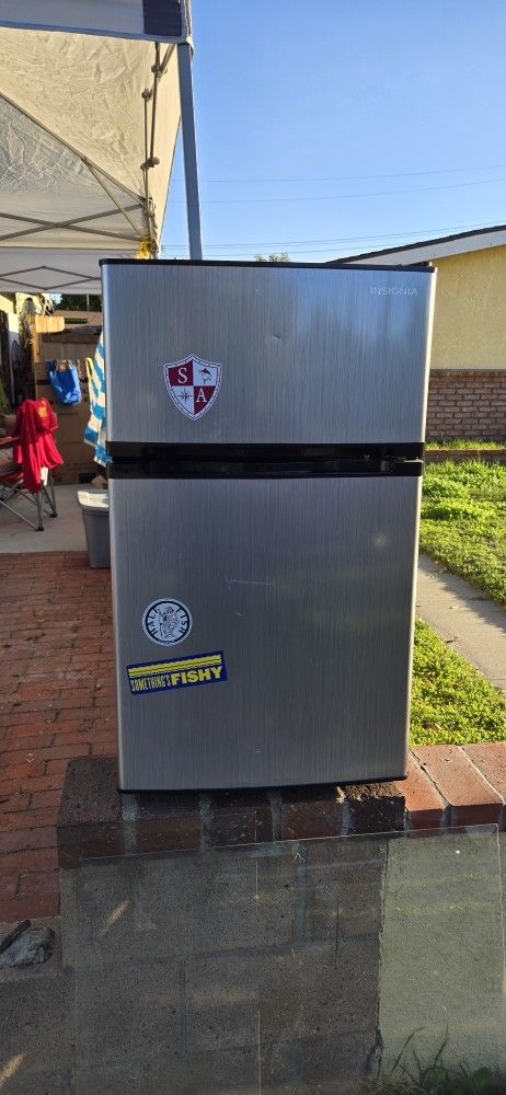 Mini Fridge With Top Freezer 