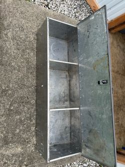 Aluminum toolbox for truck