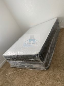 NEW FULL SIZE 54x75” MATTRESS AND BOX SPRING-2pcs