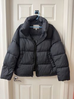 Black jacket woman’s