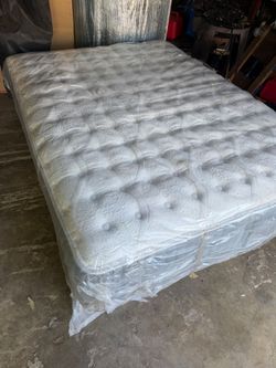 Queen Bed for Sale