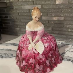 Vintage Royal Doulton Victoria In Mint Condition 