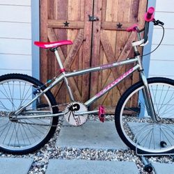 Beautiful Vintage 1995 Schwinn Predator 24 100th Anniversary Edition BMX Bike