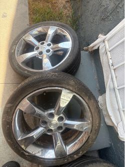 Chrome Infiniti Rims & Tires