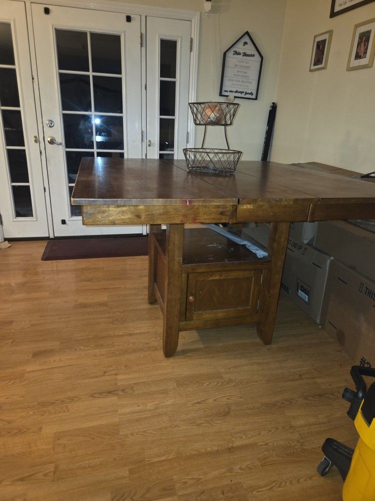 Dining Room Table No Chairs