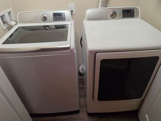 Full size Samsung washer/dryer