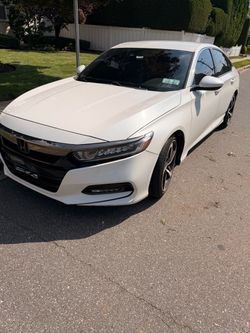 2018 White Honda Accord  Sport